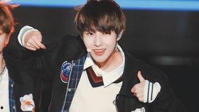 黄仁俊吃瓜视频,揭秘娱乐圈幕后故事