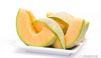 吃哈密瓜削皮方法视频教程,一招教你轻松掌握哈密瓜削皮技巧