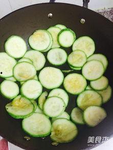 小密瓜怎样吃才好吃视频,视频教你轻松享美味 第2张 小密瓜怎样吃才好吃视频,视频教你轻松享美味 第2张