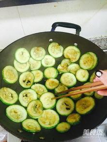 小密瓜怎样吃才好吃视频,视频教你轻松享美味 第3张 小密瓜怎样吃才好吃视频,视频教你轻松享美味 第3张