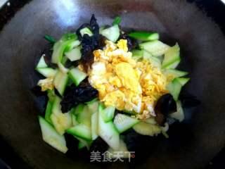 茭瓜炒蛋木耳可以吃吗视频,茭瓜炒蛋木耳,营养丰富的快手菜 第2张 茭瓜炒蛋木耳可以吃吗视频,茭瓜炒蛋木耳,营养丰富的快手菜 第2张