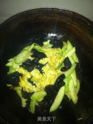 茭瓜炒蛋木耳可以吃吗视频,茭瓜炒蛋木耳,营养丰富的快手菜 第3张 茭瓜炒蛋木耳可以吃吗视频,茭瓜炒蛋木耳,营养丰富的快手菜 第3张